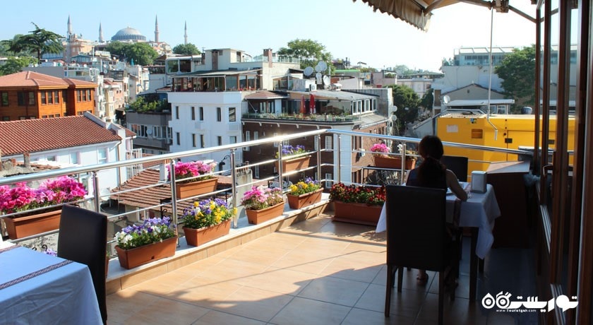 رستوران فضای باز هتل